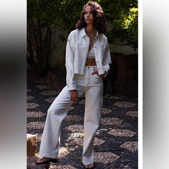 Kobi Halperin Jackets & Blazers - NWT $348 Kobi Halperin Teagan Denim White Jacket Size S Cropped Brooch